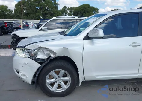 2010 Toyota Highlander Se V6 z USA, uszkodzony, nr VIN 5TDKK3EH2AS013138